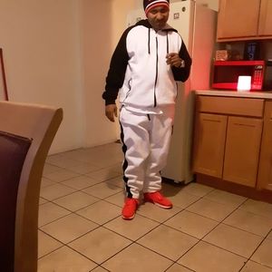 Meet your Posher, Johnathan